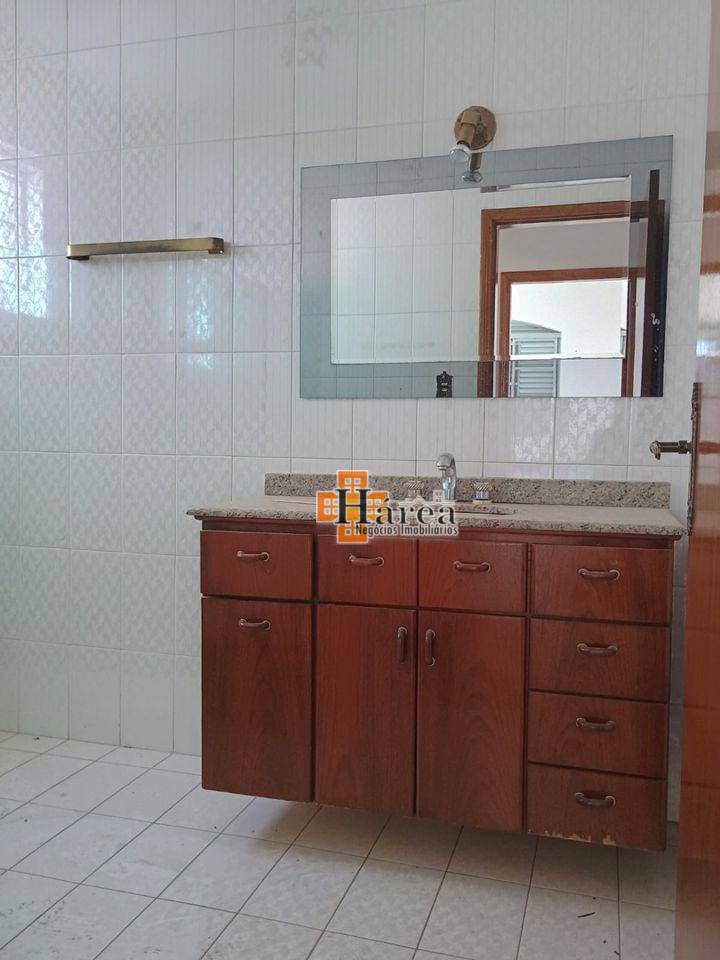 Casa para alugar com 3 quartos, 325m² - Foto 33