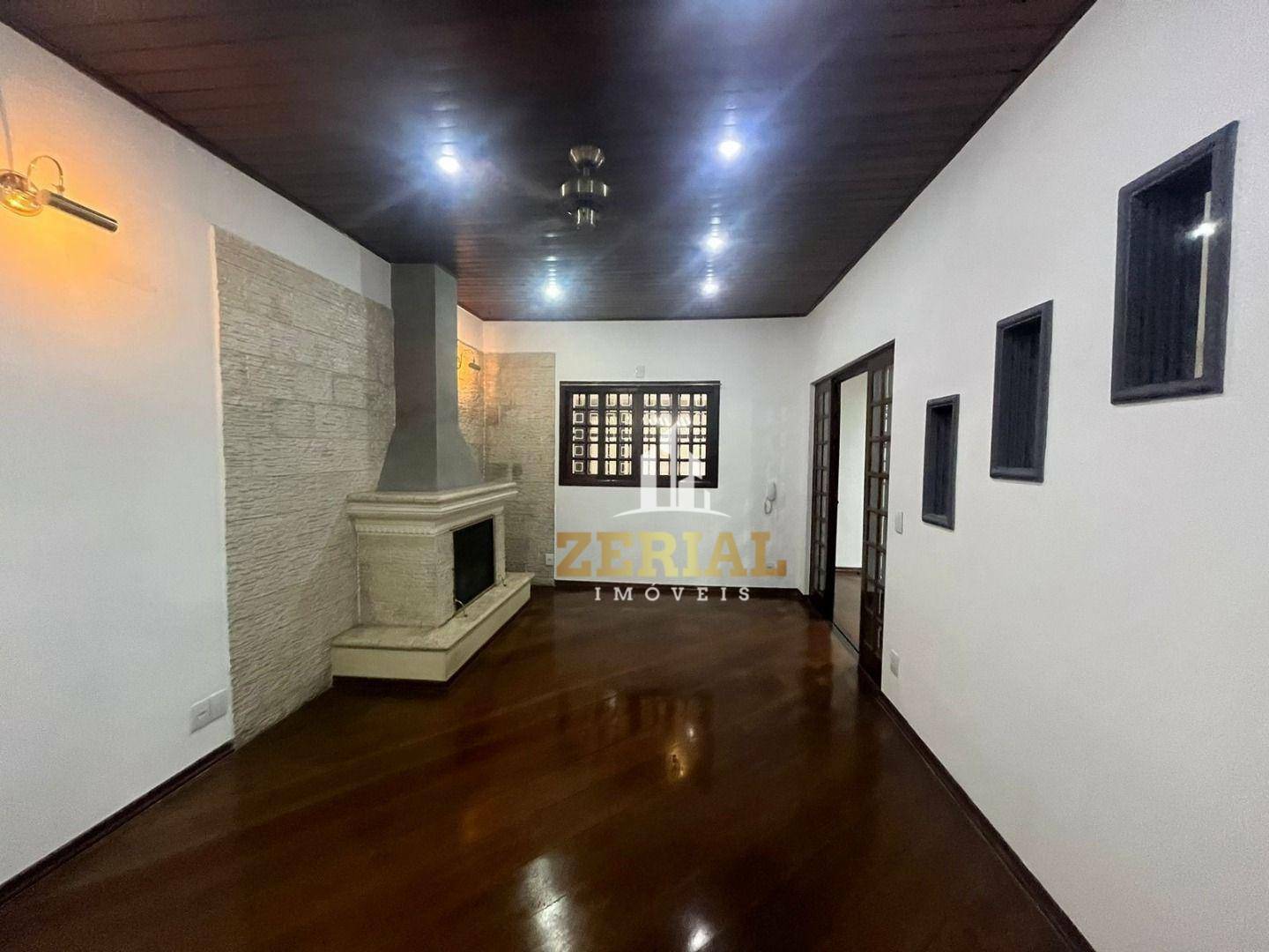 Casa à venda e aluguel com 3 quartos, 216m² - Foto 4