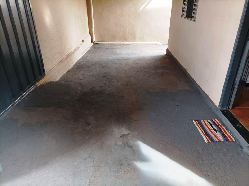 Casa à venda com 2 quartos, 323m² - Foto 2