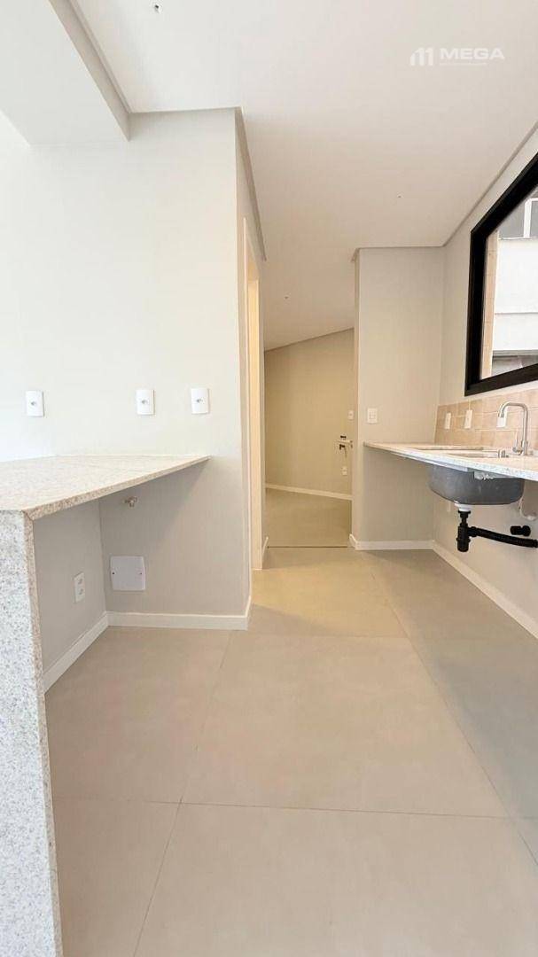 Apartamento à venda com 3 quartos, 140m² - Foto 12