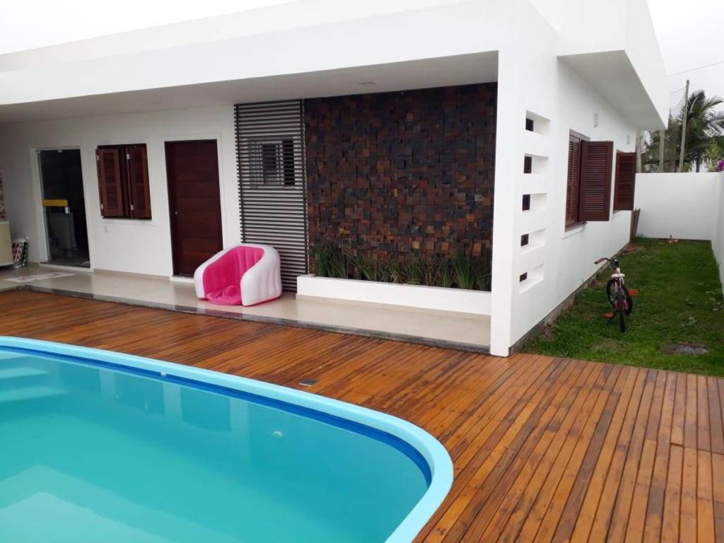 Casa à venda com 3 quartos, 192m² - Foto 2