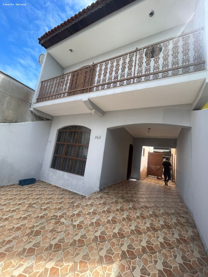 Casa à venda com 3 quartos, 150m² - Foto 1