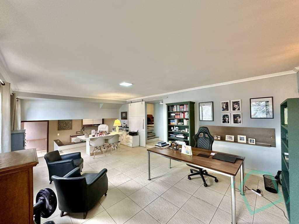 Casa de Condomínio à venda com 3 quartos, 330m² - Foto 39