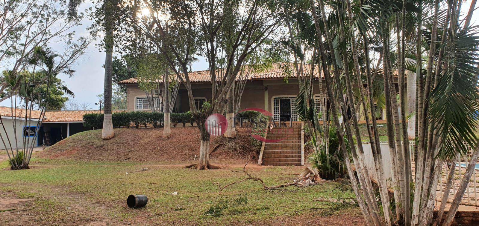 Chácara à venda e aluguel com 3 quartos, 280m² - Foto 1