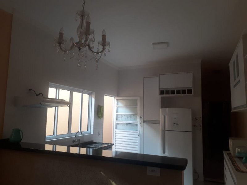 Casa à venda com 2 quartos, 55m² - Foto 9