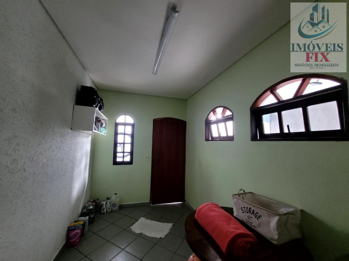 Casa à venda com 5 quartos, 198m² - Foto 21