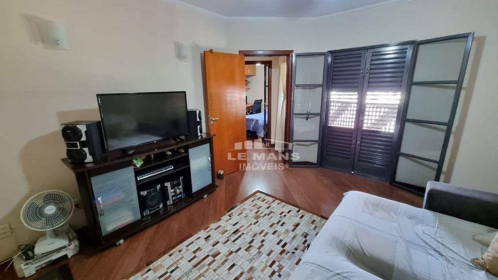 Casa à venda com 3 quartos, 205m² - Foto 18