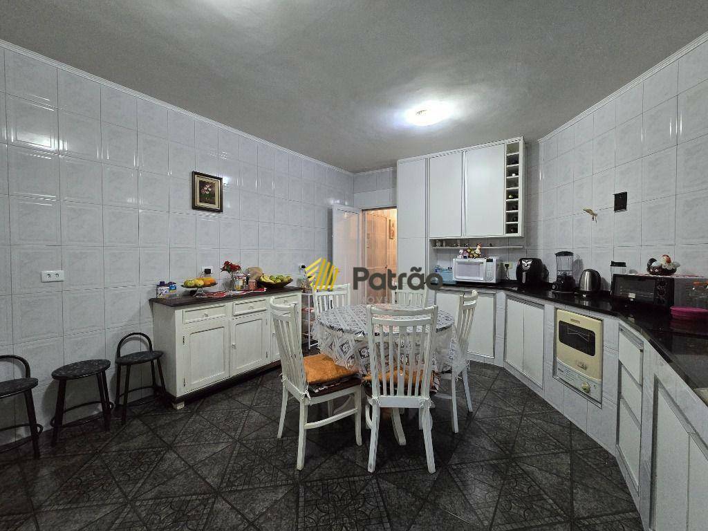 Sobrado à venda com 3 quartos, 200m² - Foto 22