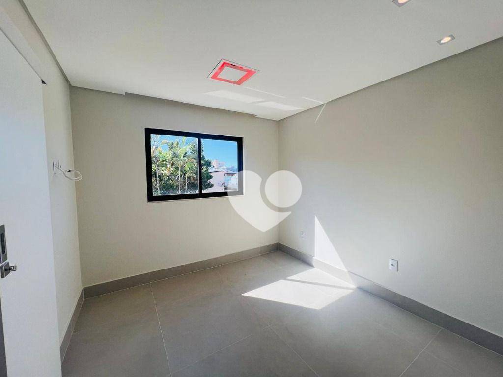 Casa à venda com 3 quartos, 125m² - Foto 11