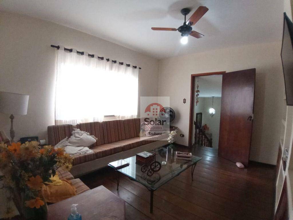 Casa para alugar com 5 quartos, 400m² - Foto 13