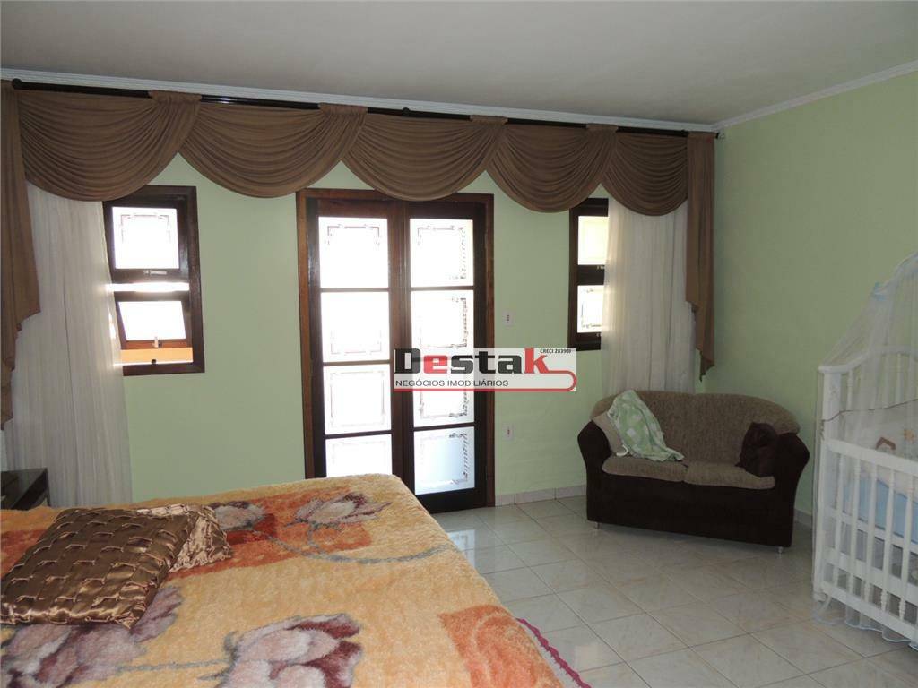 Sobrado à venda com 3 quartos, 300m² - Foto 64