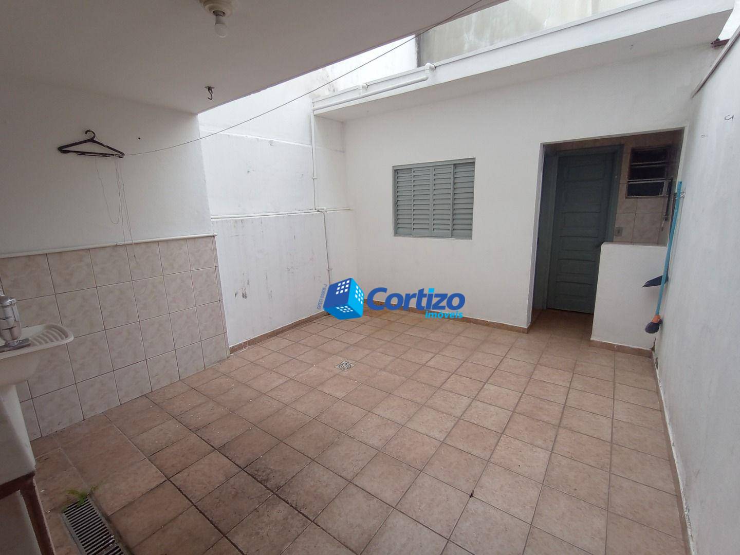 Casa para alugar com 2 quartos, 100m² - Foto 7