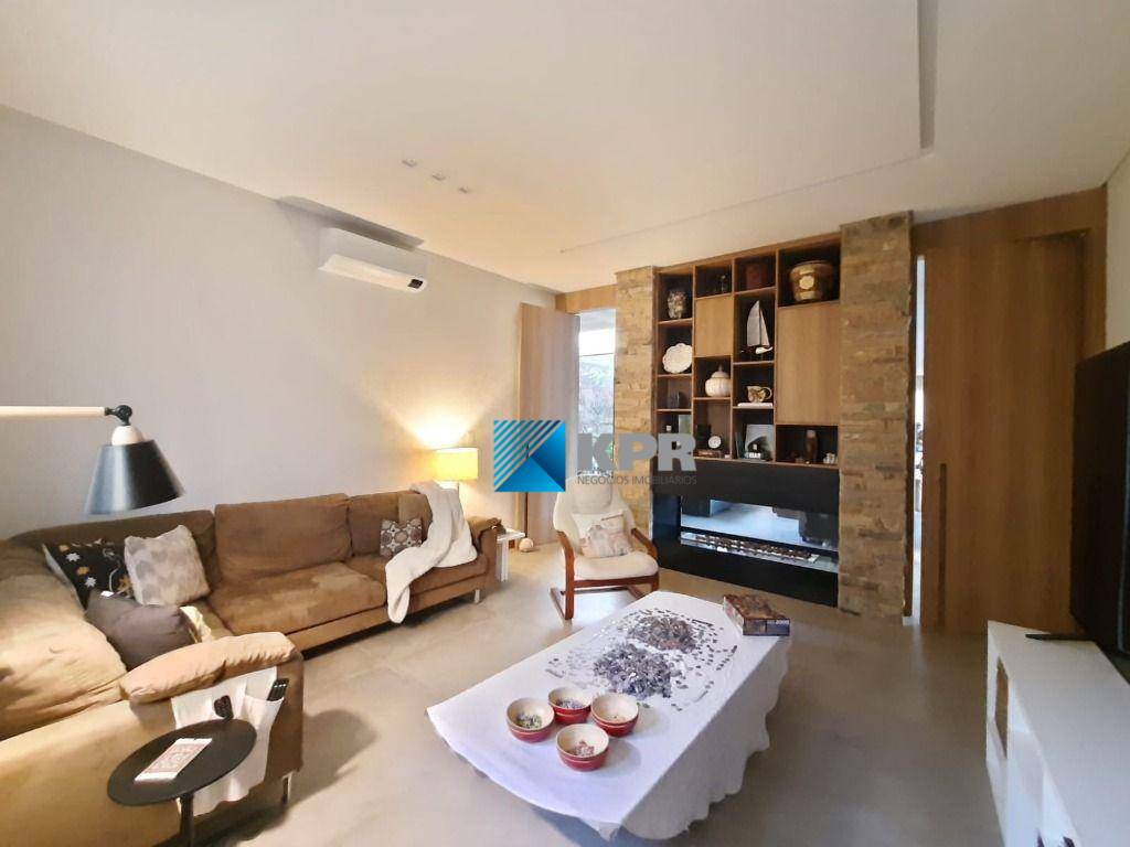 Casa de Condomínio à venda com 4 quartos, 550m² - Foto 18
