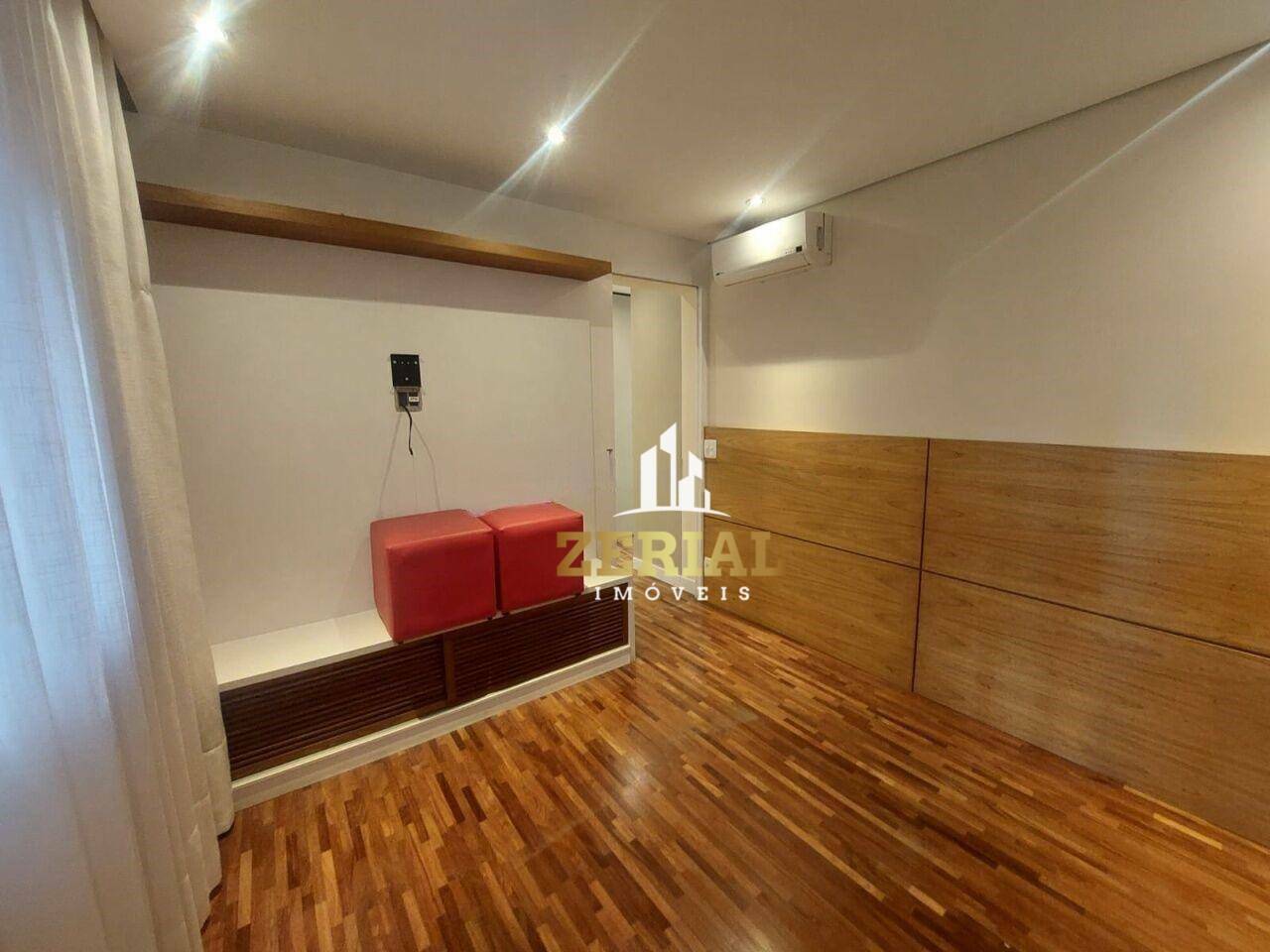 Apartamento para alugar com 3 quartos, 135m² - Foto 18
