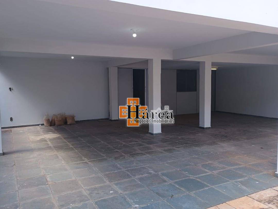 Casa para alugar com 3 quartos, 325m² - Foto 48