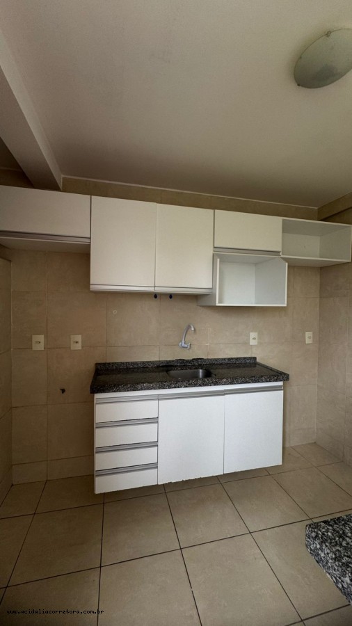Apartamento para alugar com 3 quartos, 77m² - Foto 13