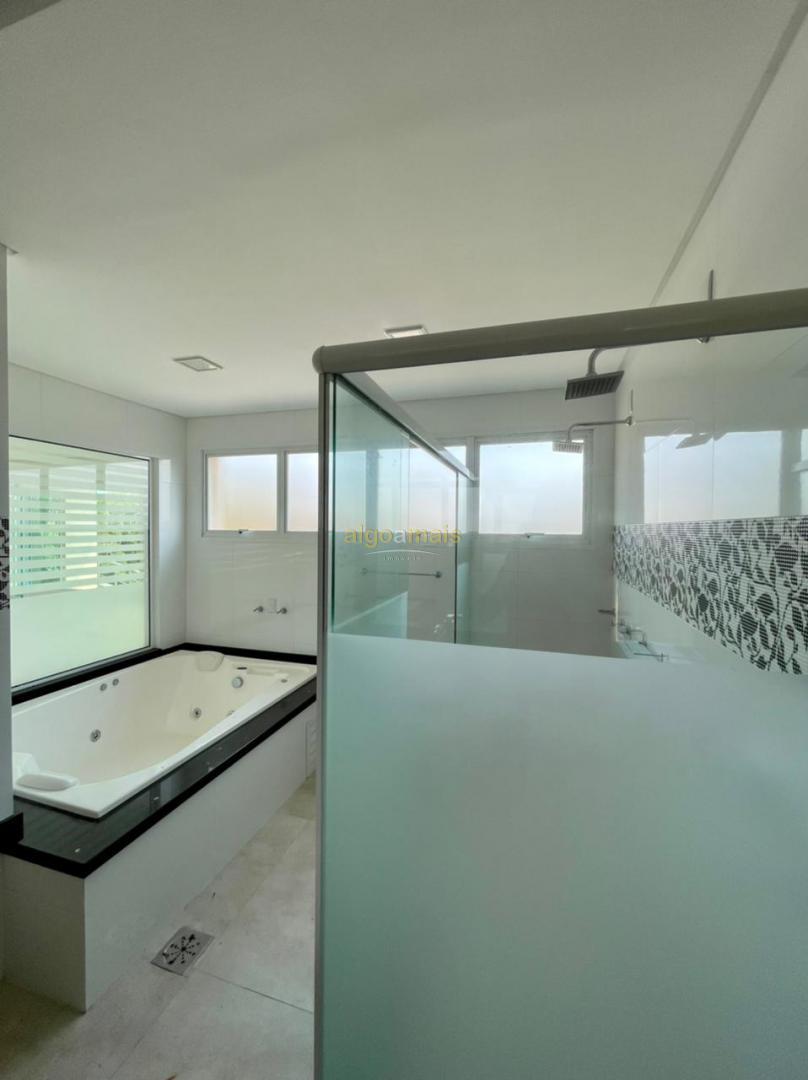 Casa de Condomínio à venda com 4 quartos, 500m² - Foto 16