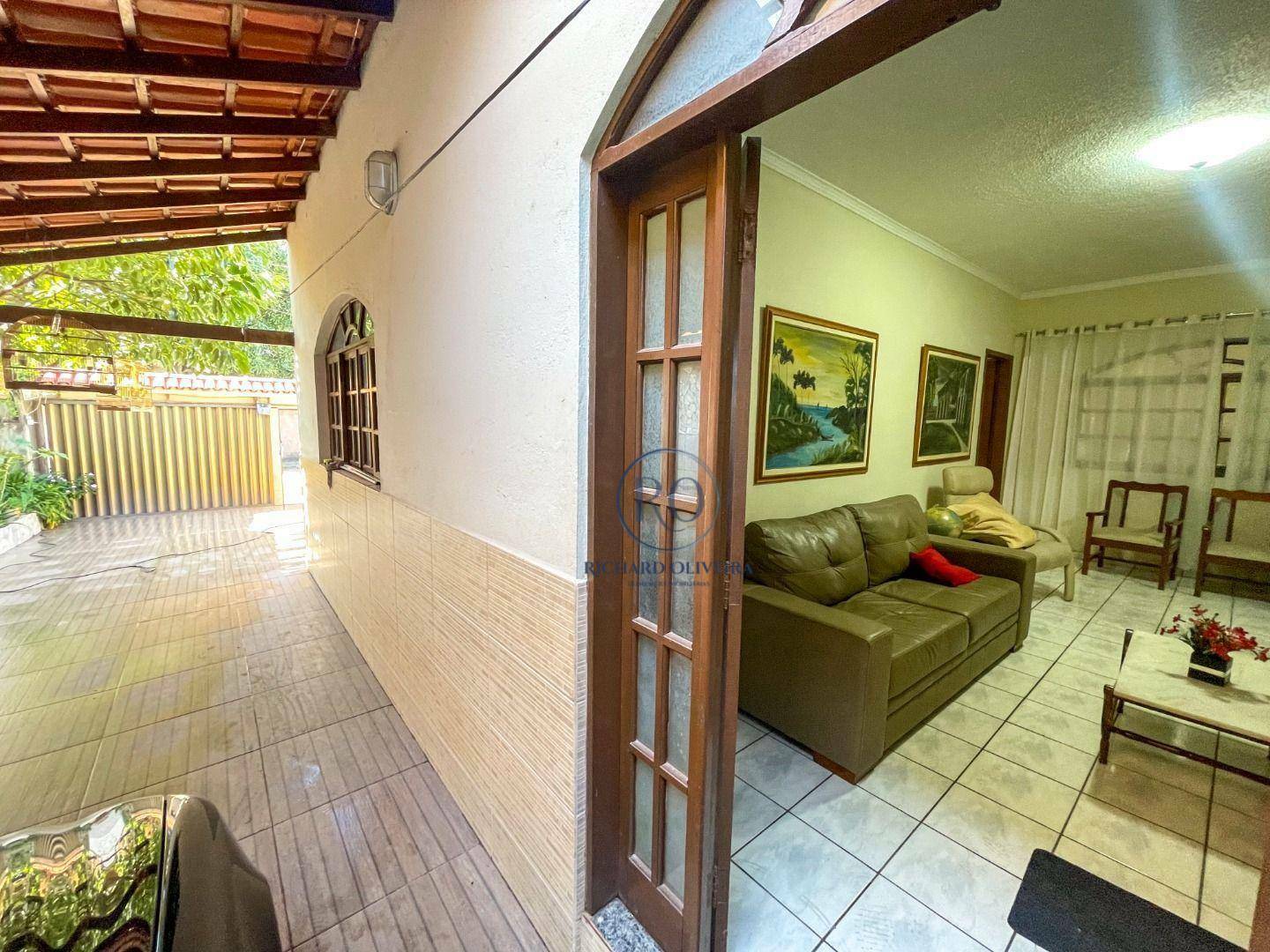 Casa à venda com 4 quartos, 300m² - Foto 4