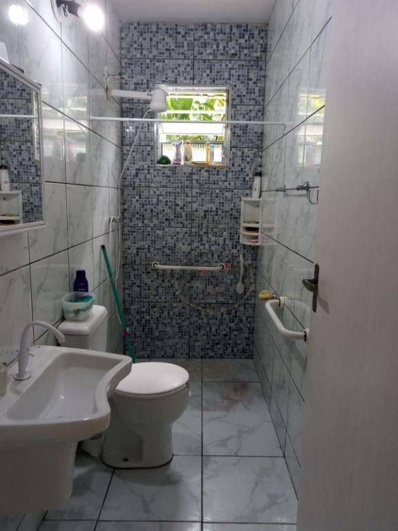 Casa à venda e aluguel com 3 quartos, 200m² - Foto 9