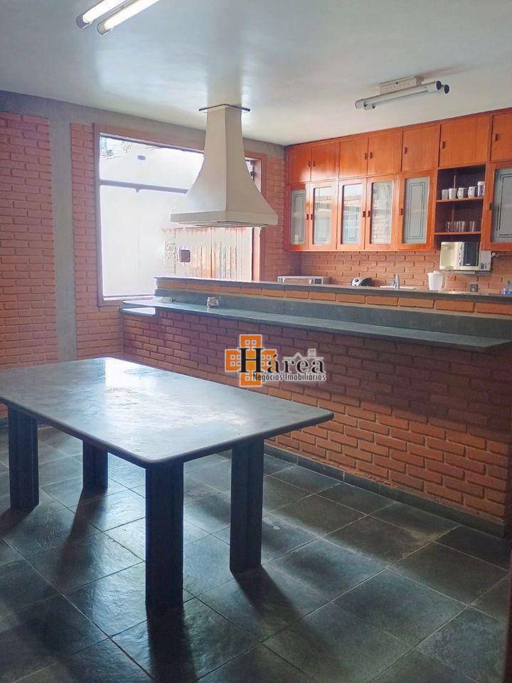 Sobrado para alugar com 3 quartos, 338m² - Foto 18