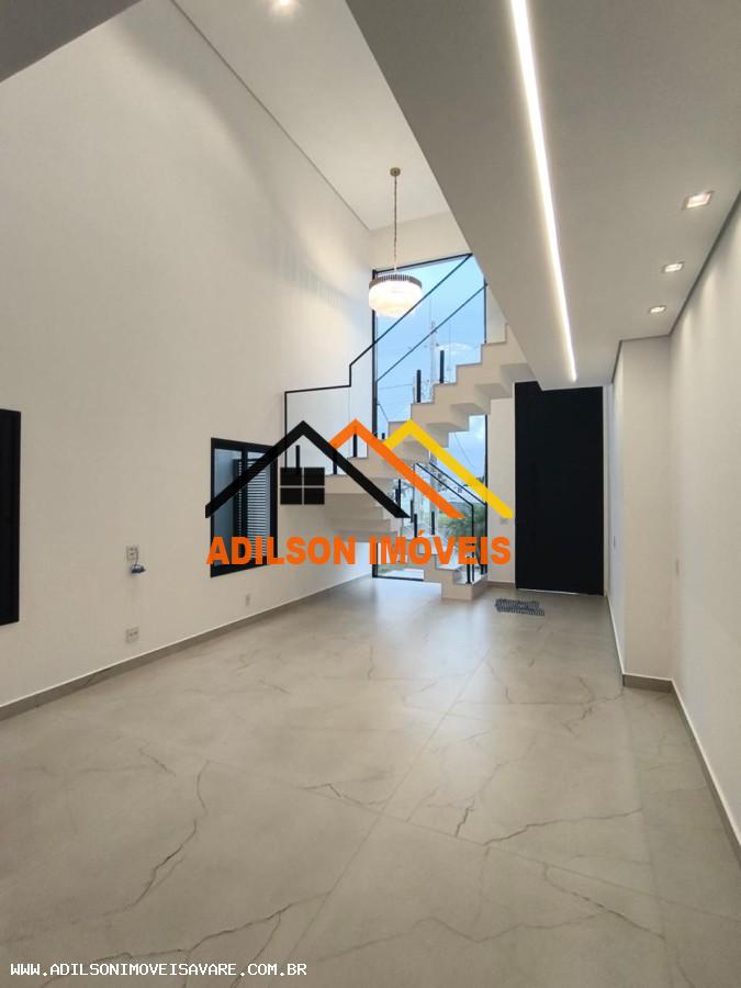 Casa à venda com 4 quartos, 286m² - Foto 2