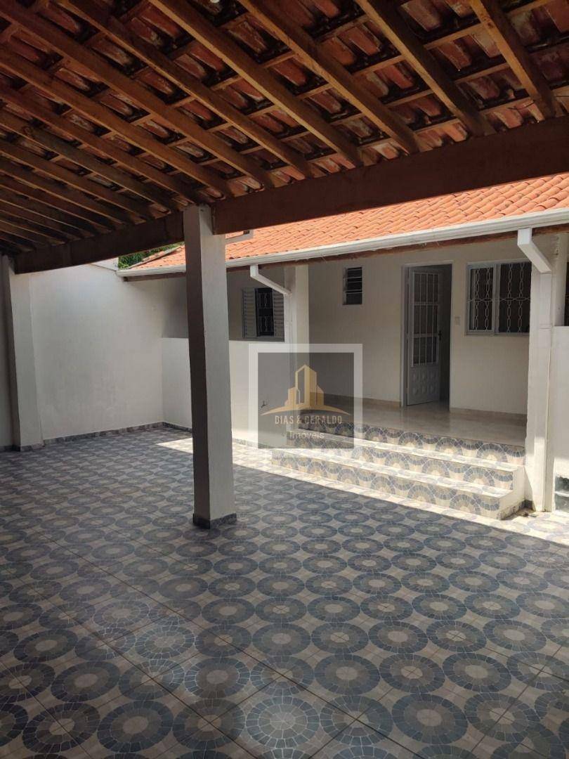 Casa para alugar com 4 quartos, 170m² - Foto 19