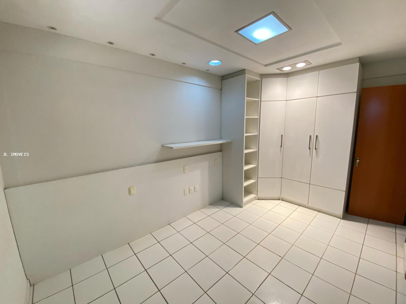 Casa à venda com 4 quartos, 800m² - Foto 18