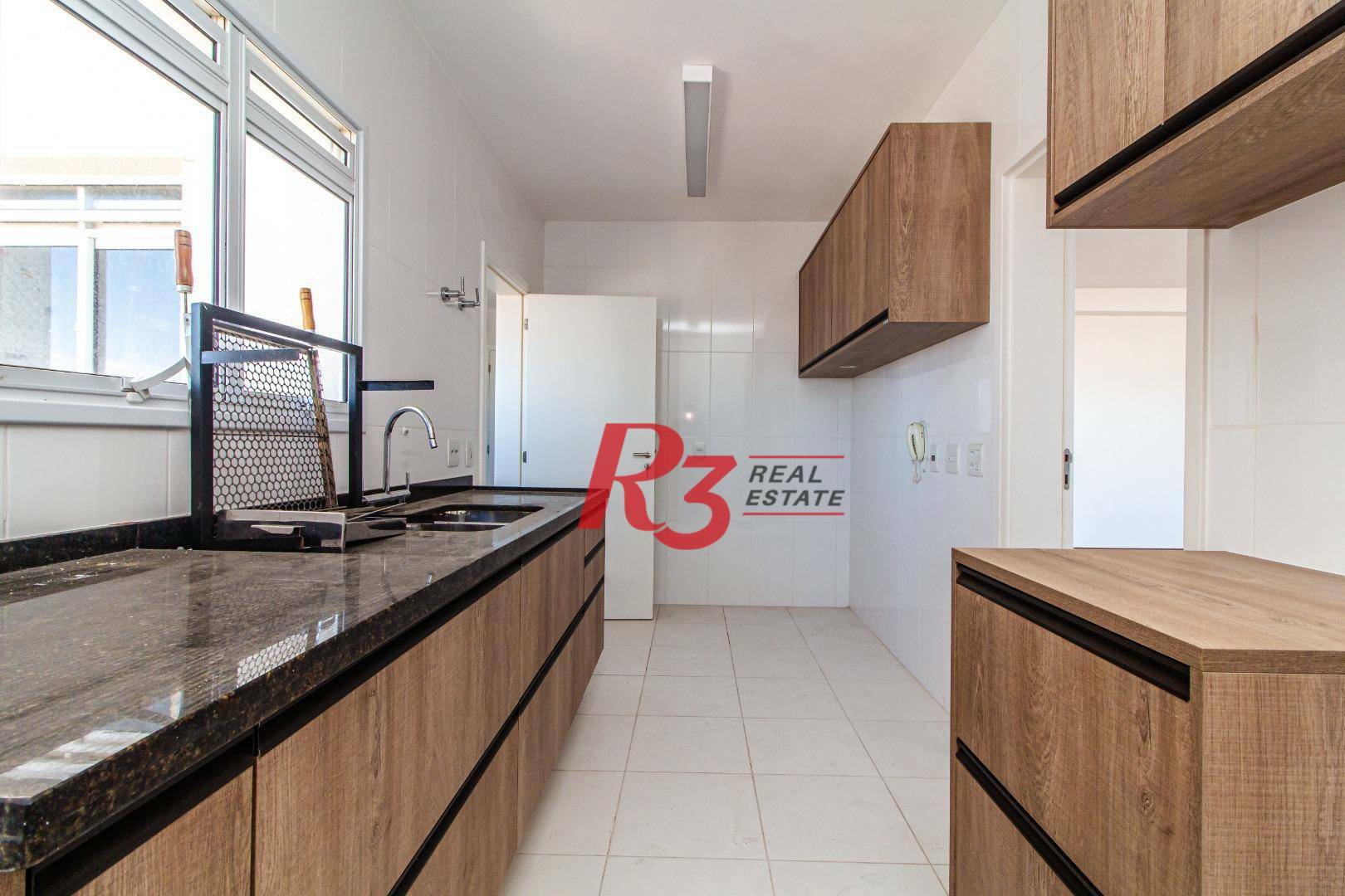 Apartamento para alugar com 3 quartos, 150m² - Foto 12