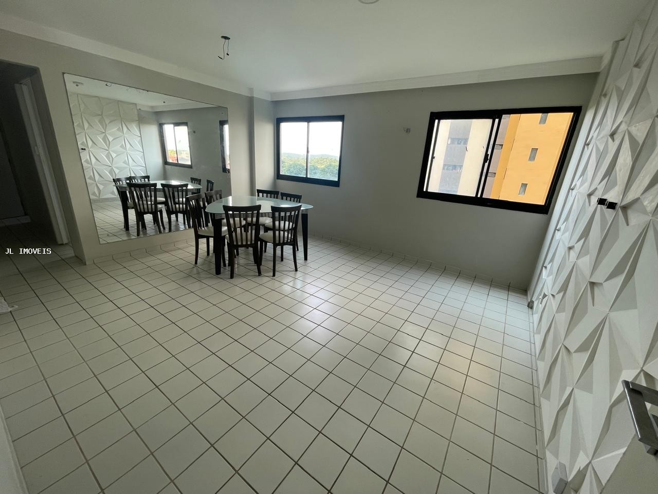 Apartamento à venda com 3 quartos, 84m² - Foto 3
