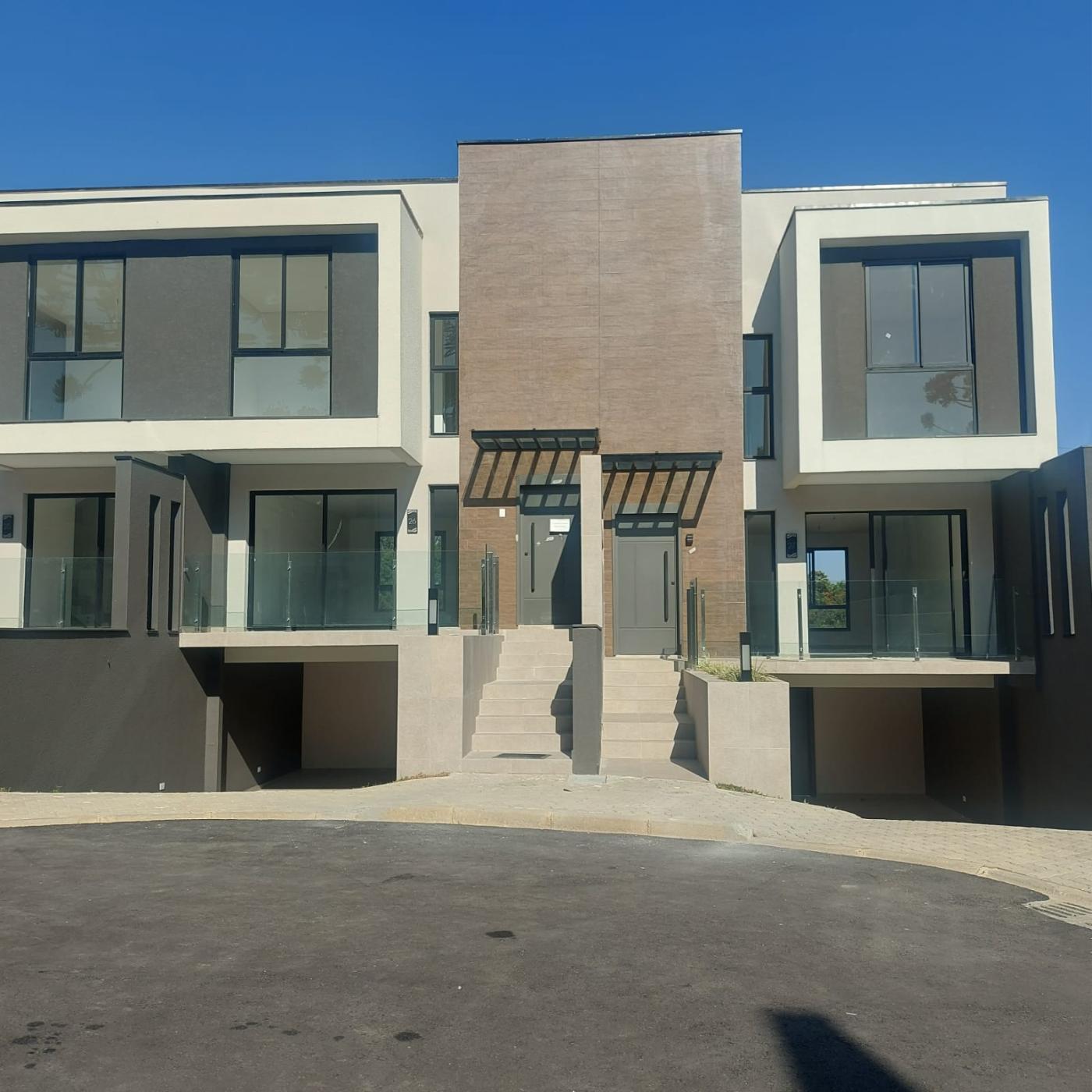 Sobrado à venda com 3 quartos, 112m² - Foto 1