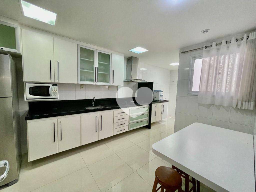 Cobertura para alugar com 4 quartos, 260m² - Foto 5