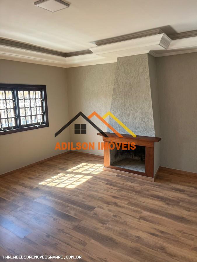 Casa à venda com 3 quartos, 168m² - Foto 4