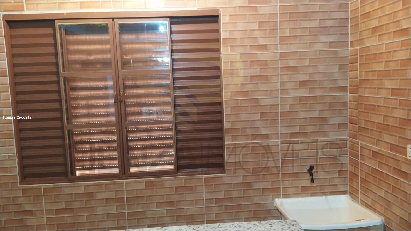 Casa à venda com 6 quartos, 200m² - Foto 9