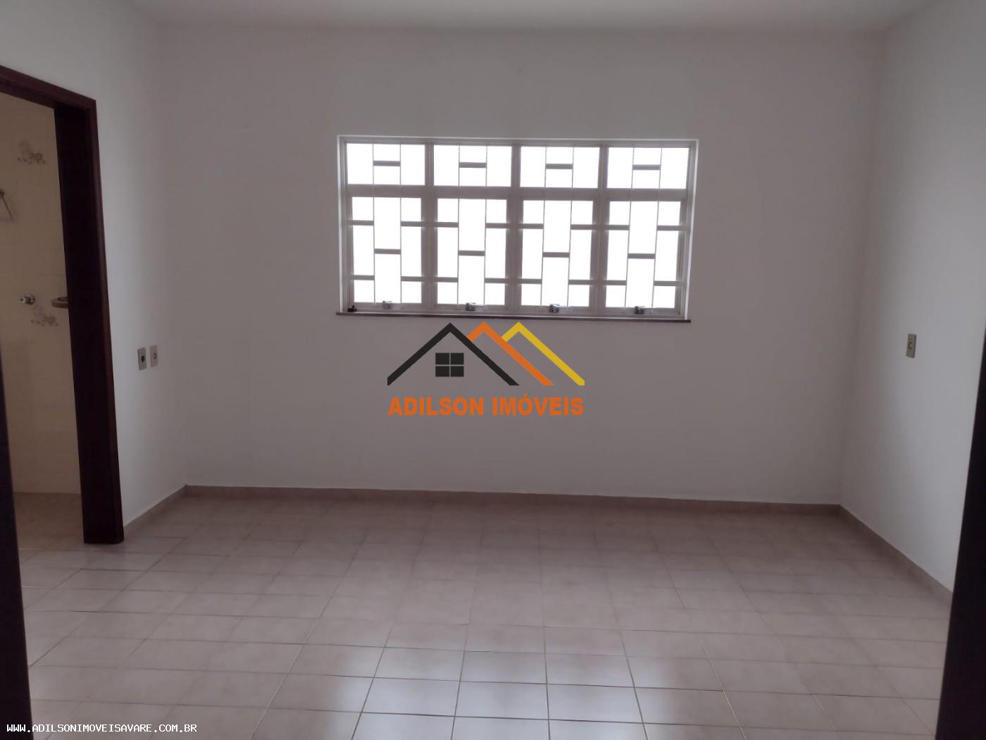 Casa para alugar com 5 quartos, 300m² - Foto 4