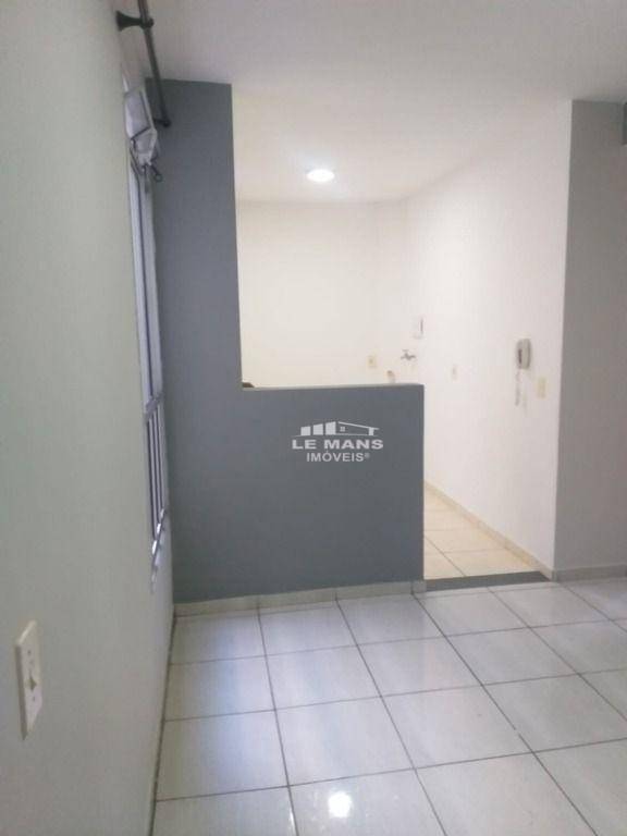 Apartamento à venda com 2 quartos, 46m² - Foto 4