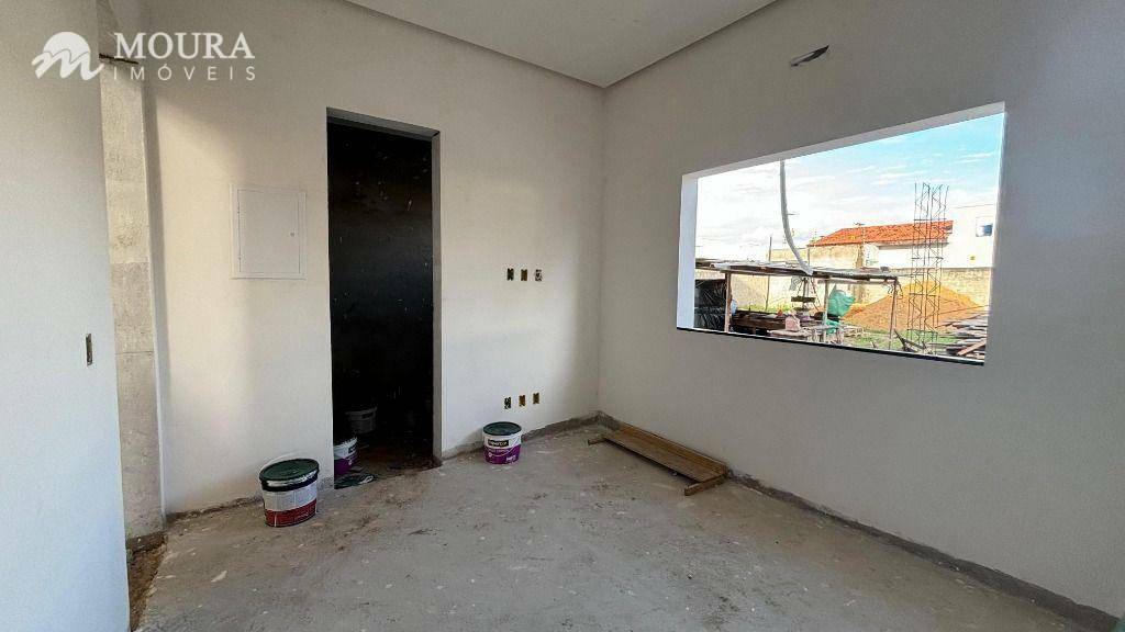 Casa de Condomínio à venda com 3 quartos, 230m² - Foto 4