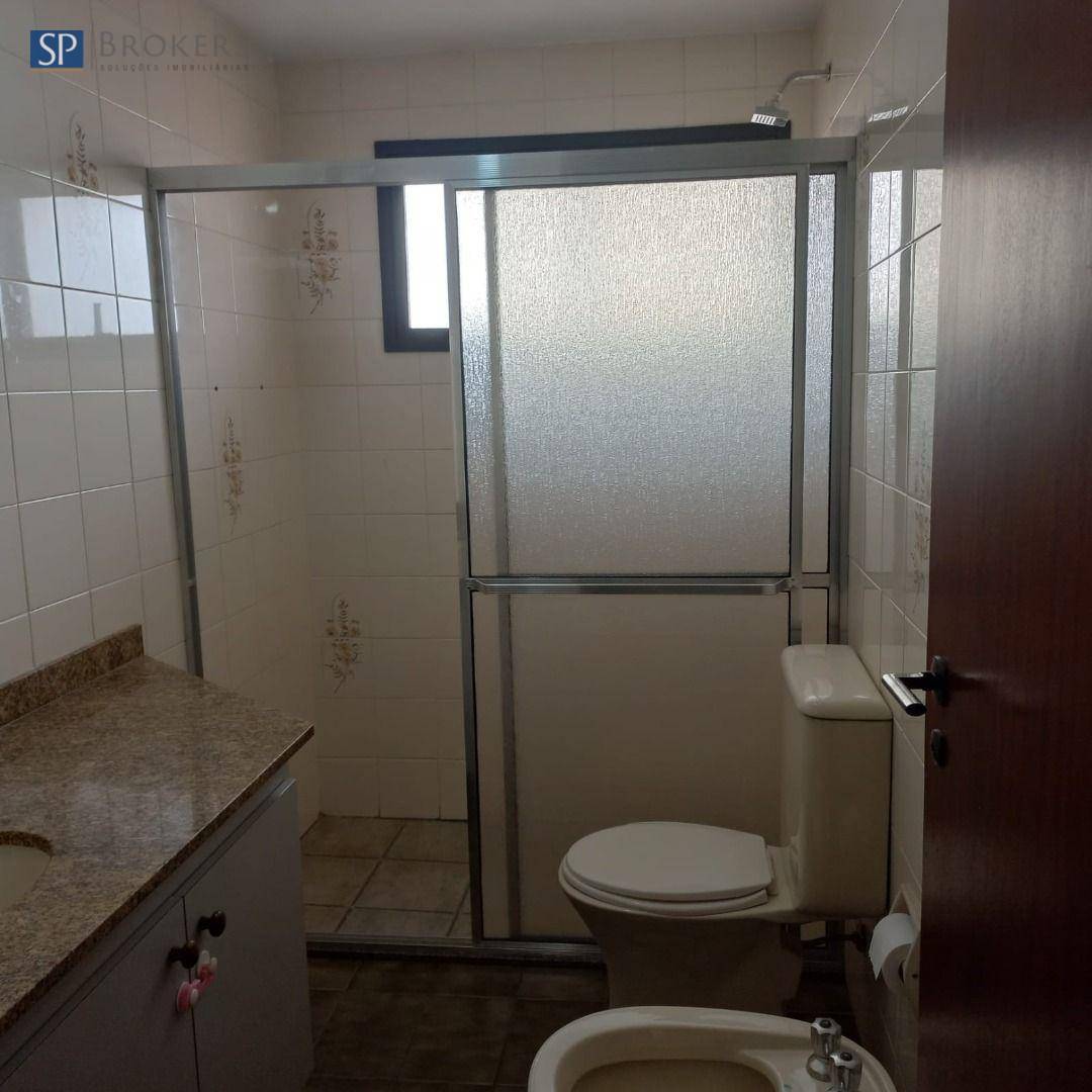 Apartamento para alugar com 3 quartos, 185m² - Foto 37