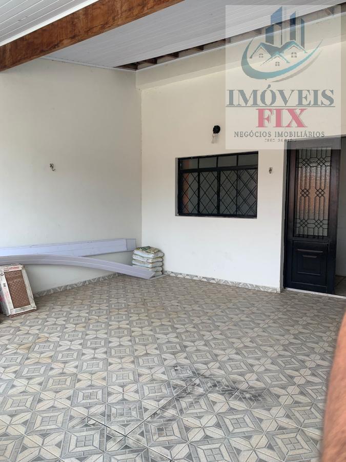Casa à venda com 4 quartos, 180m² - Foto 1