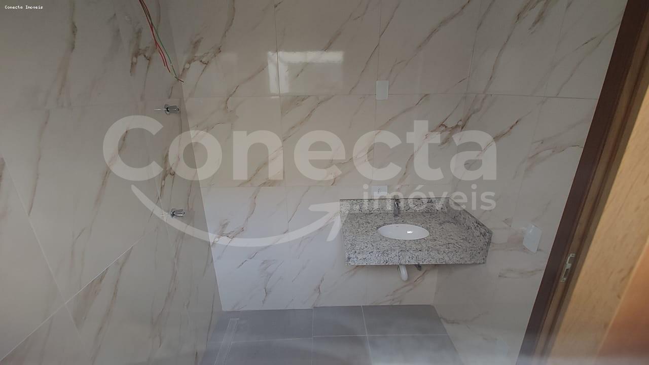 Casa à venda com 2 quartos, 70m² - Foto 19
