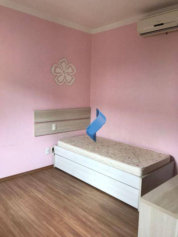 Casa à venda com 3 quartos, 274m² - Foto 9