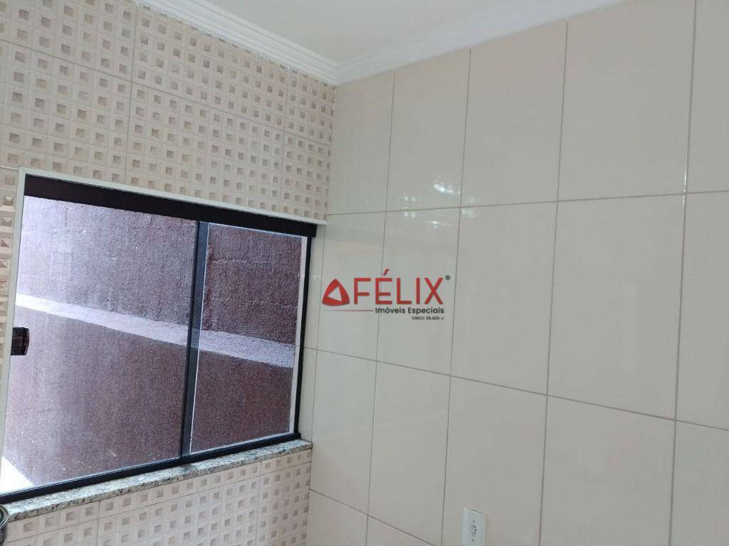 Casa à venda com 3 quartos, 80m² - Foto 5