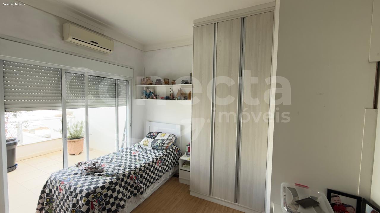 Casa de Condomínio à venda com 3 quartos, 228m² - Foto 30