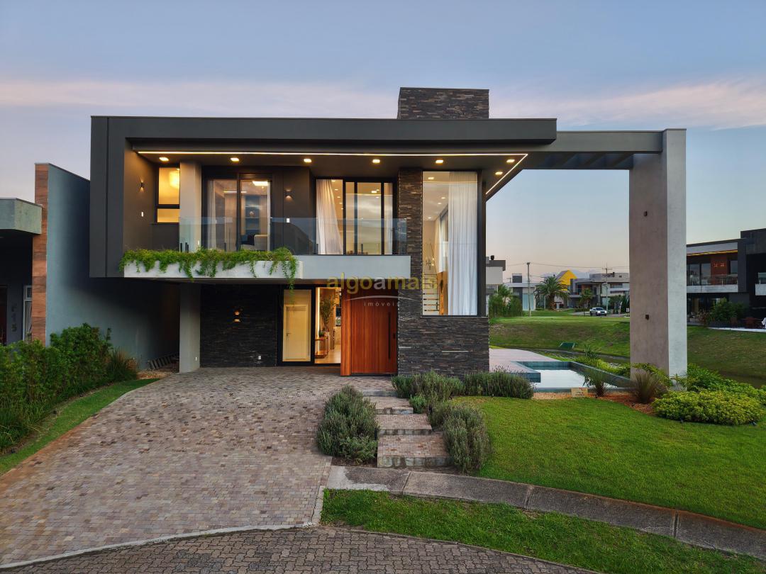 Casa de Condomínio à venda com 5 quartos, 385m² - Foto 1