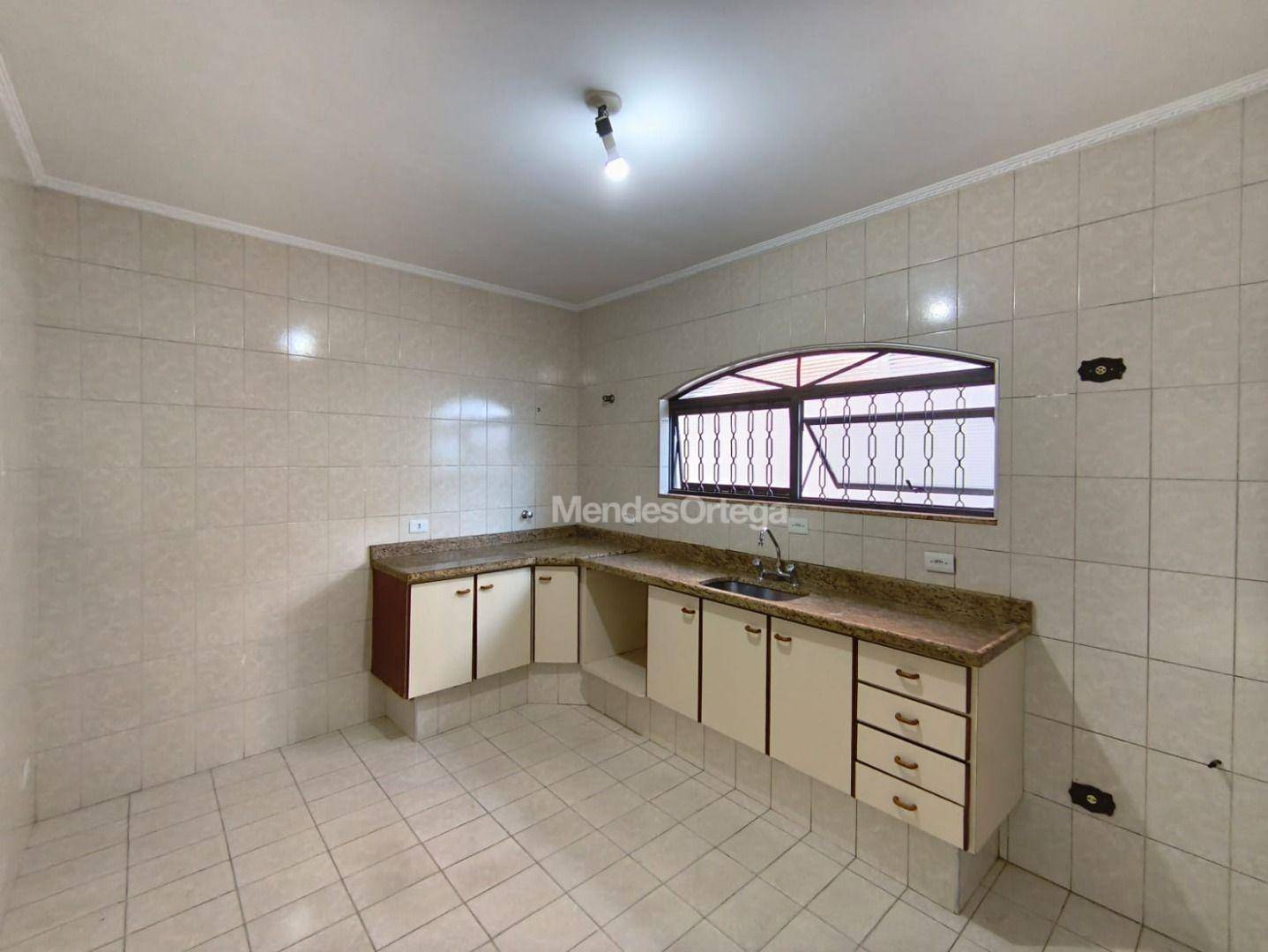 Casa para alugar com 3 quartos, 180m² - Foto 16