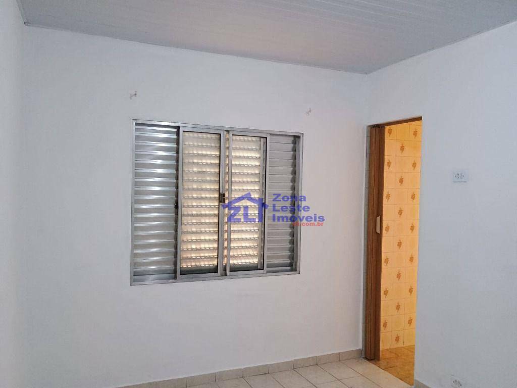 Casa para alugar com 2 quartos, 80m² - Foto 13
