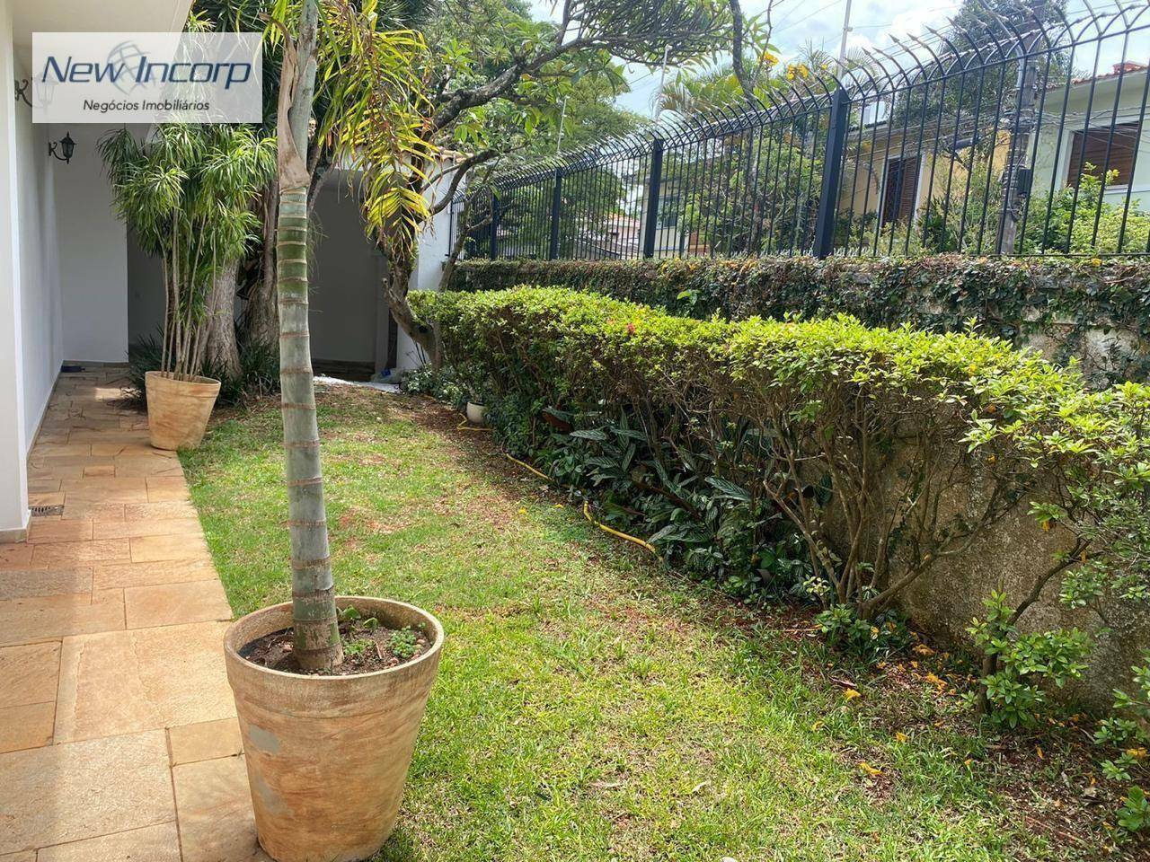 Casa à venda e aluguel com 4 quartos, 450m² - Foto 12