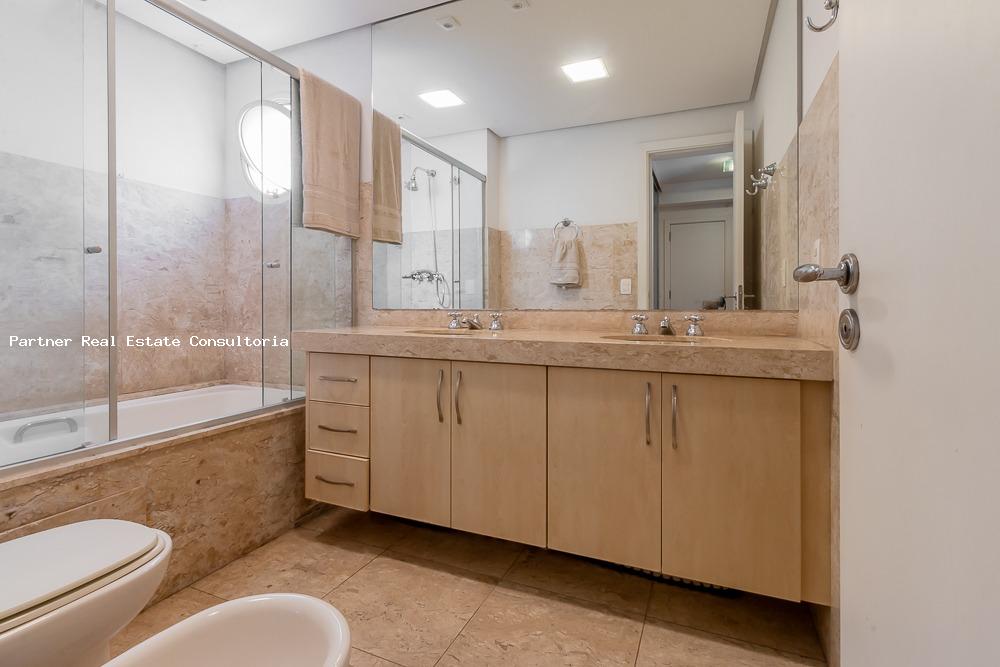 Apartamento à venda com 3 quartos, 240m² - Foto 8