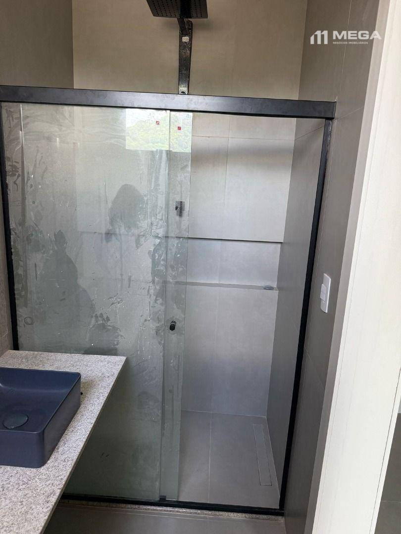 Apartamento à venda com 3 quartos, 140m² - Foto 2