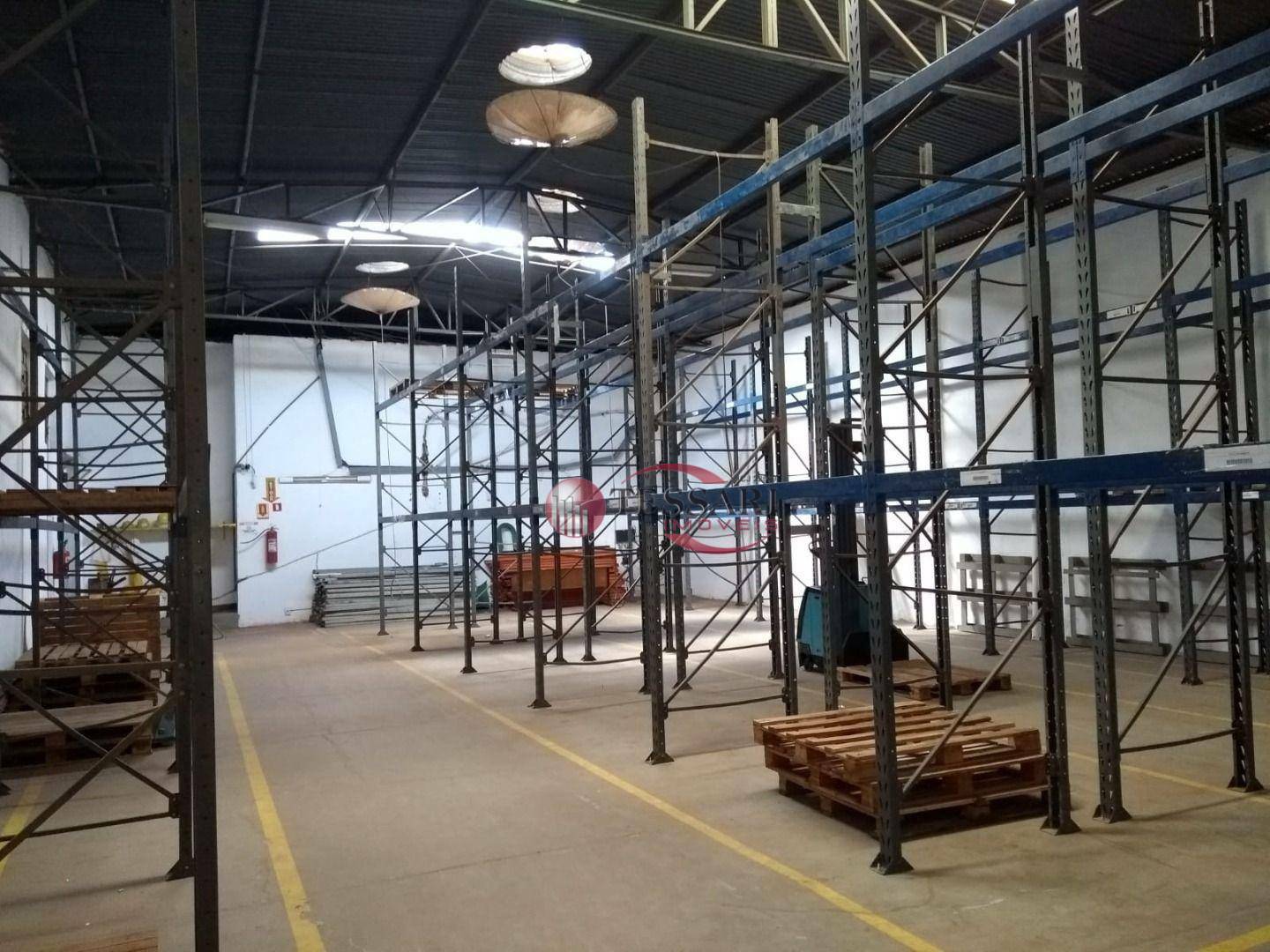Depósito-Galpão-Armazém para alugar, 750m² - Foto 1