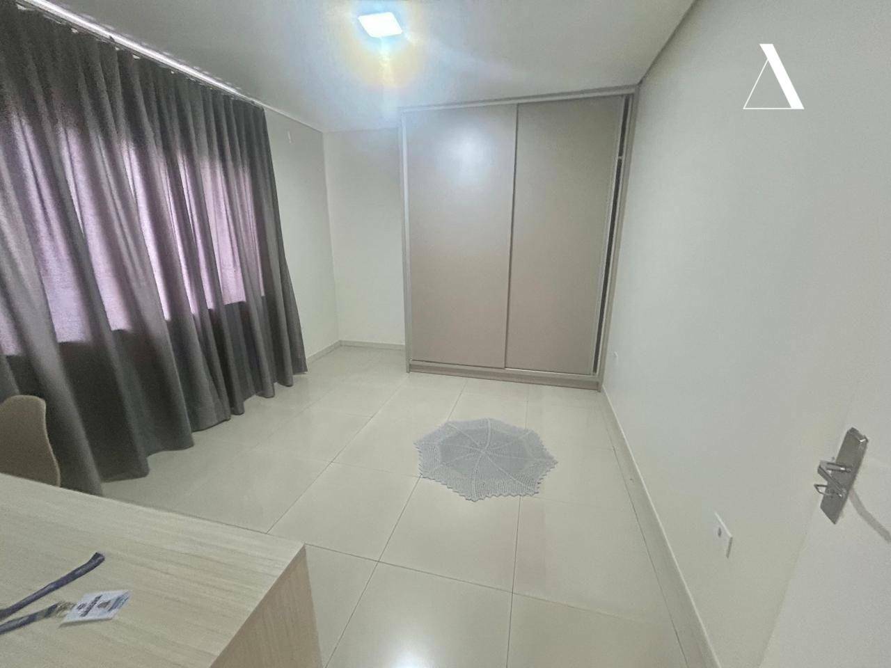 Casa à venda com 3 quartos, 234m² - Foto 18